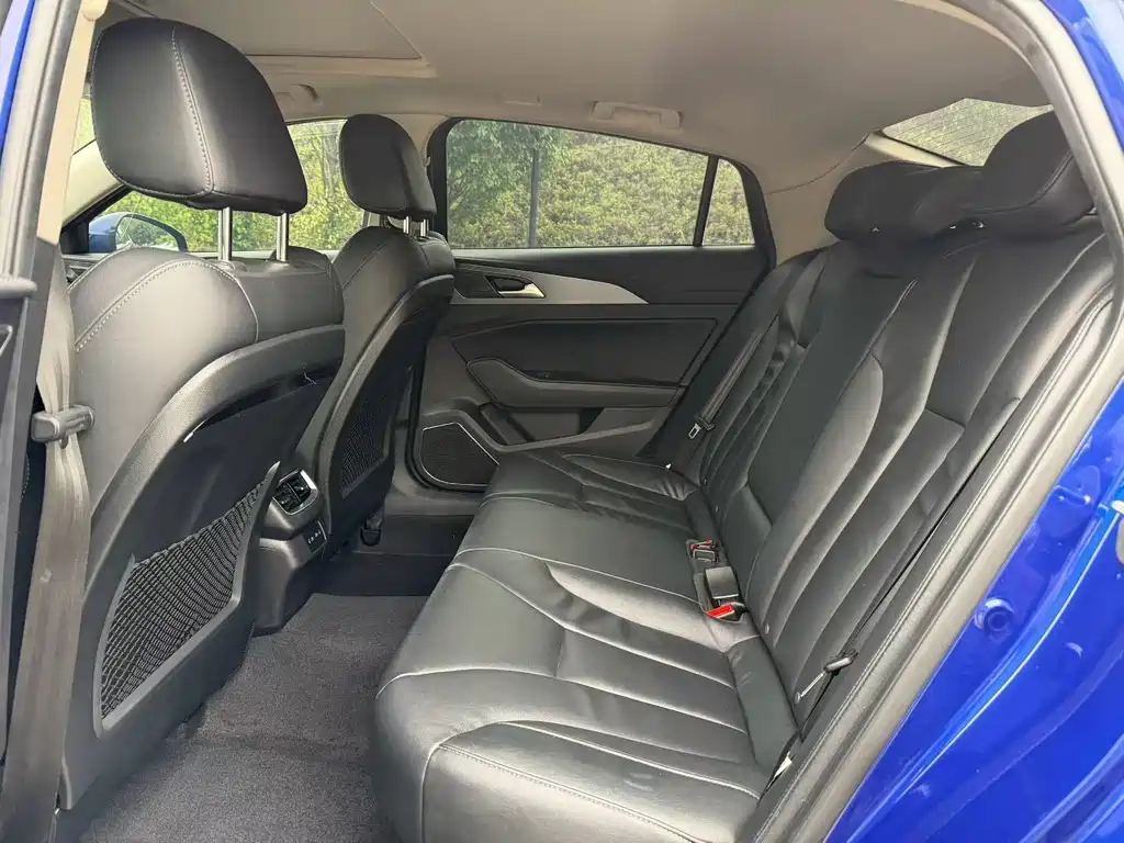 Hongqi H5 1.8 T Auto Connected Flagship Charm
