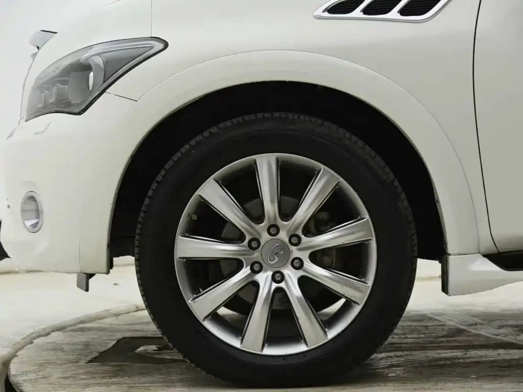 Infiniti QX QX56
