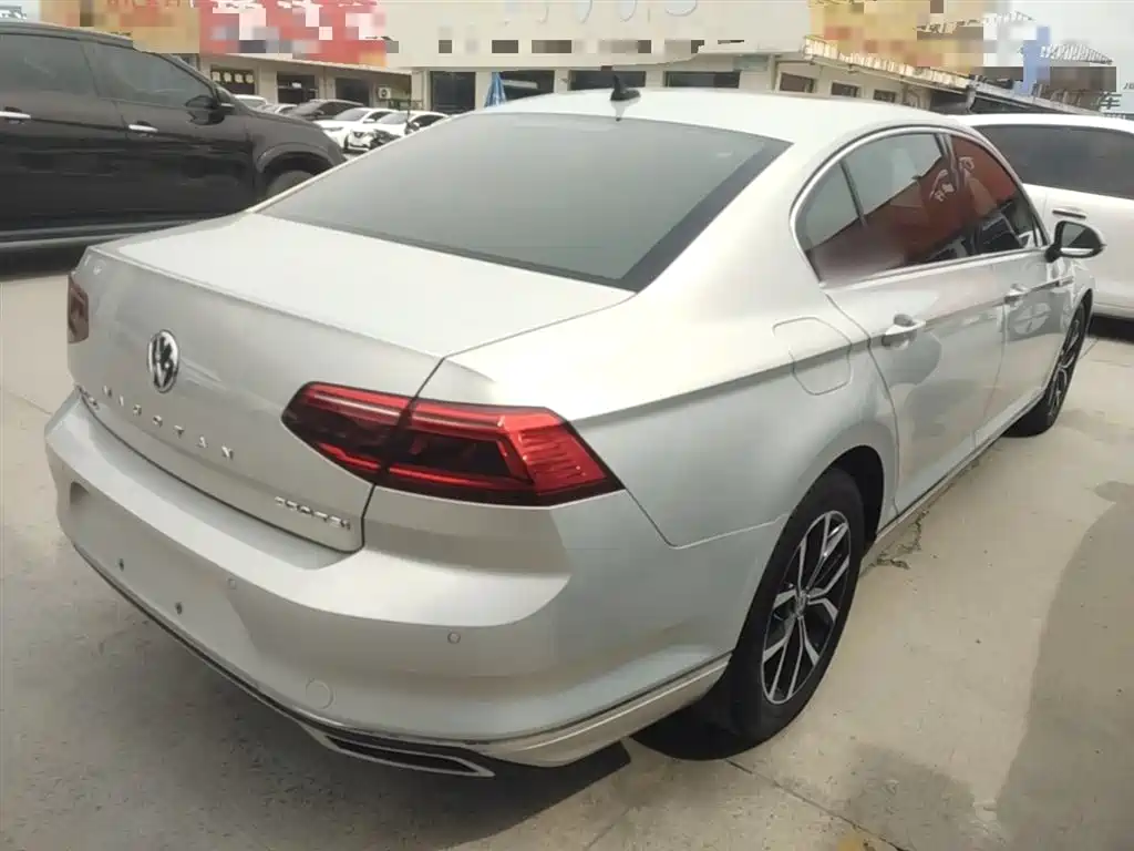 Magotan 330 TSI DSG Leading