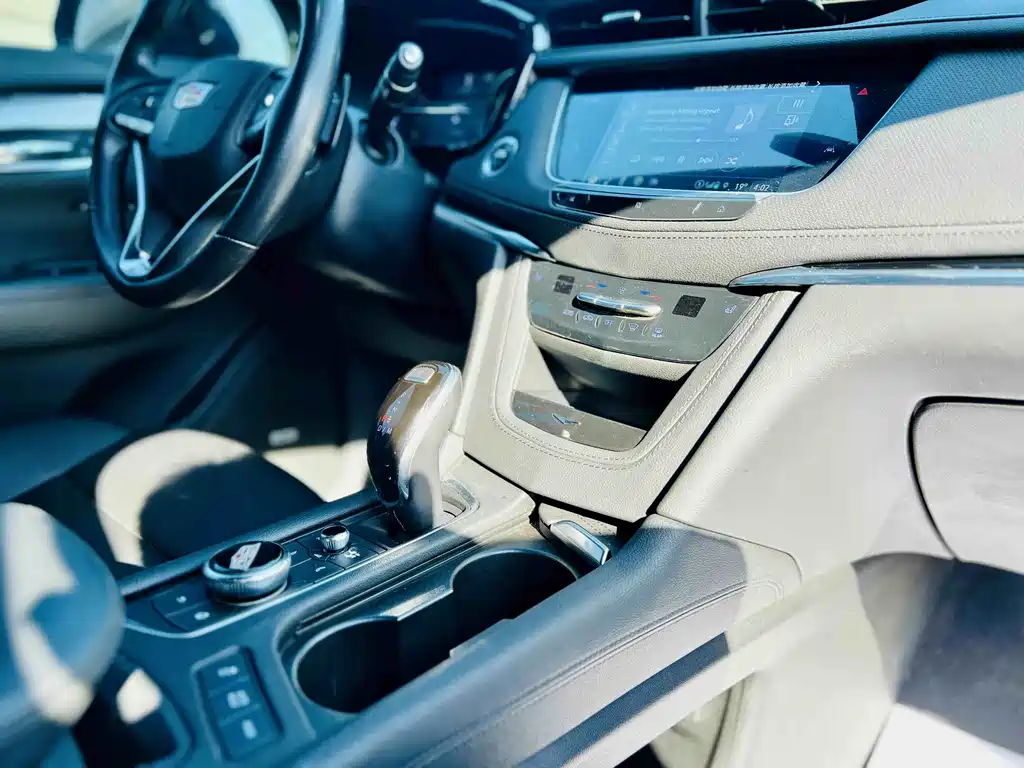 Cadillac XT6 28 T 6-seat 4 WD Style