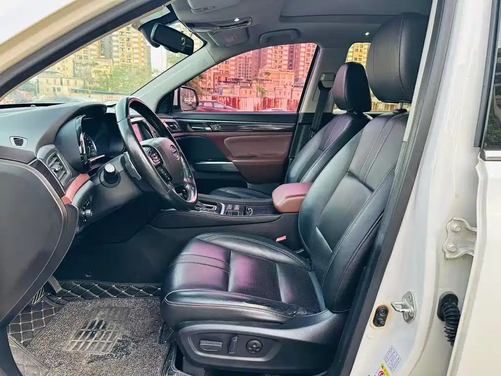 GAC Trumpchi GS8 320 T 2 WD Luxury Connected (7-seat)