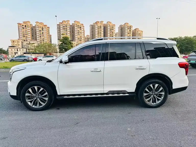GAC Trumpchi GS8 320 T 2 WD Luxury Connected (7-seat)
