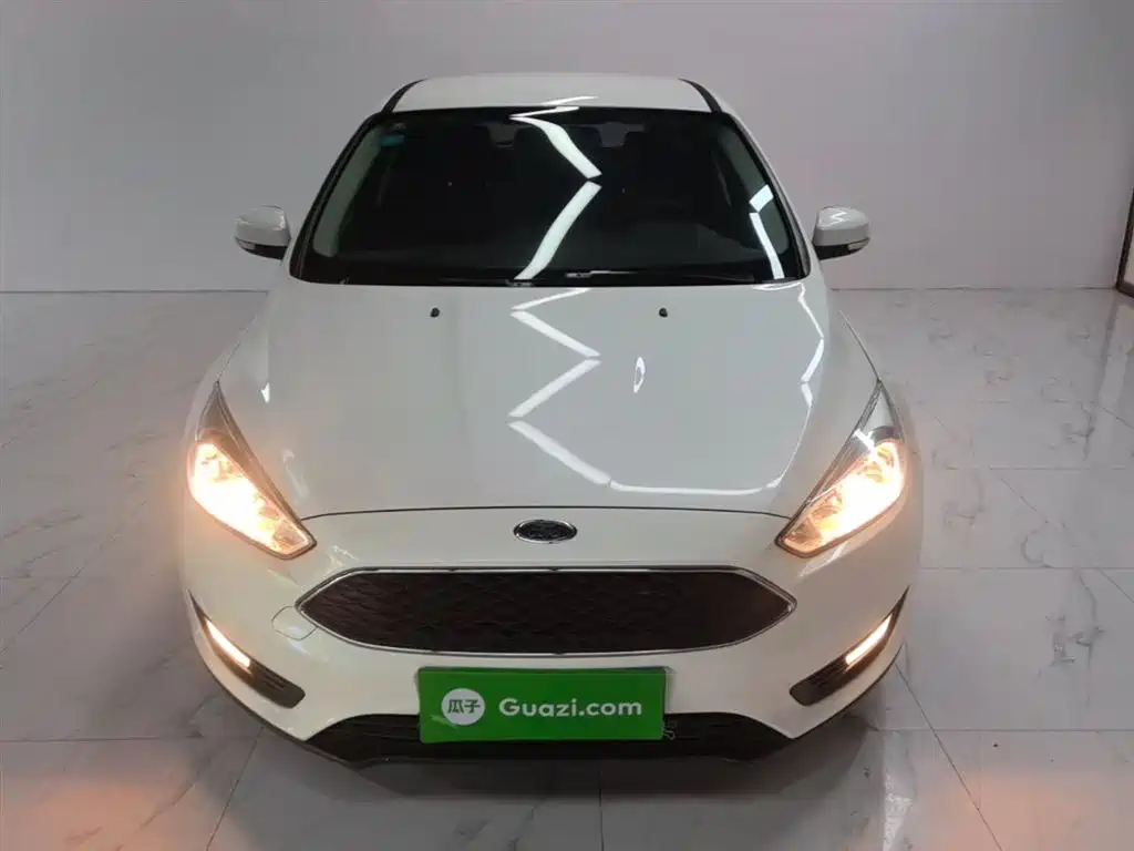 Focus Hatchback 1.6 L Auto Comfort Smart Travel