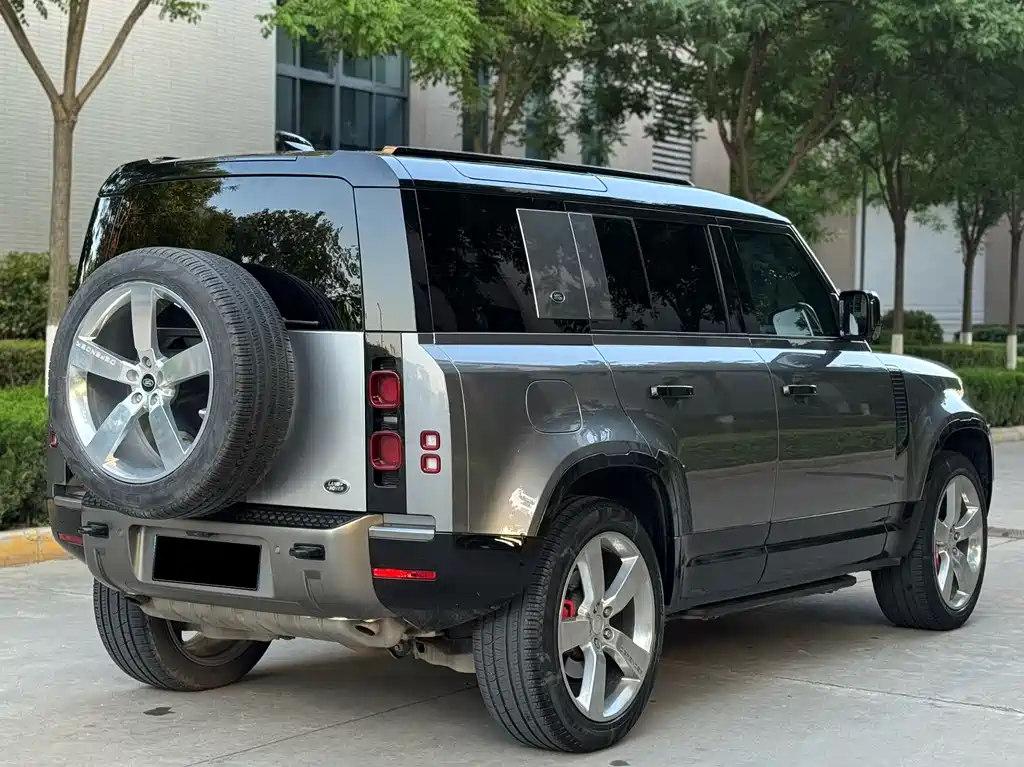 Land Rover Defender 110 3.0 T P400 X-DYNAMIC HSE