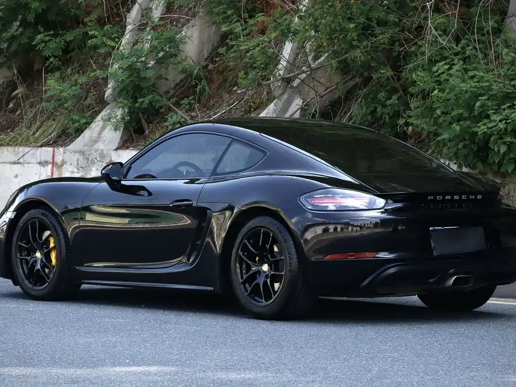 Porsche 718 Cayman 2.0 T