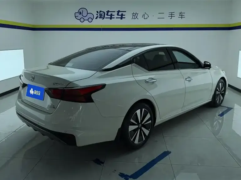 Nissan Teana Facelift 2.0 T XL Upper AD1 Smart Enjoyment Navigator