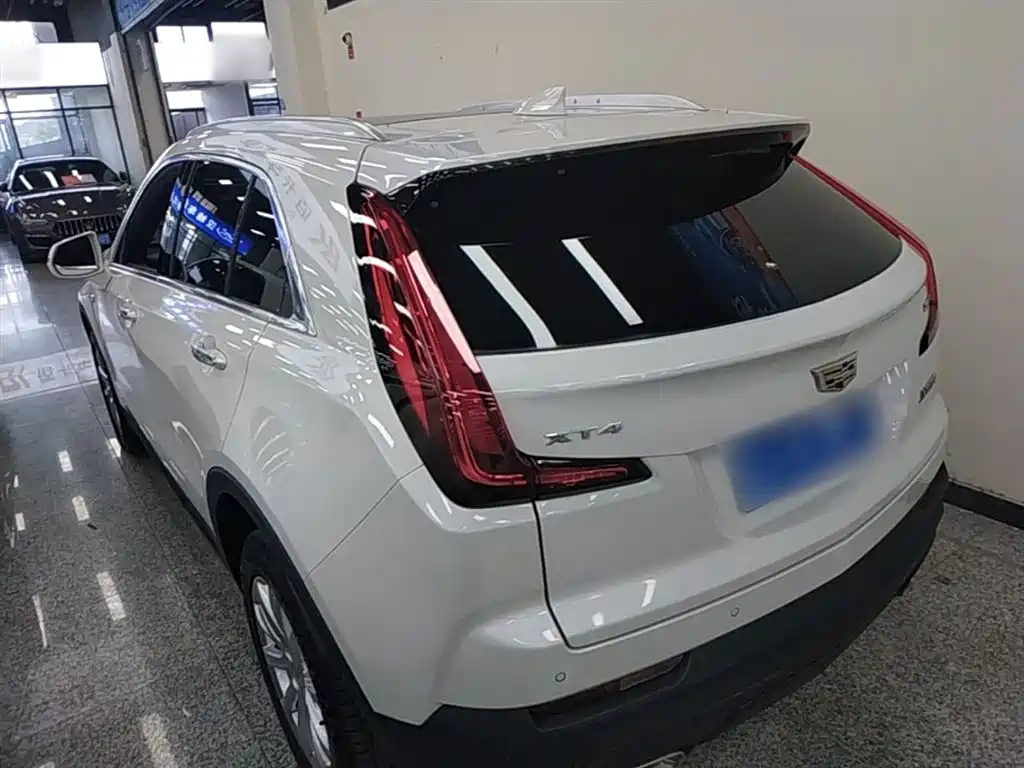 Cadillac XT4 28 T 2 WD Tech