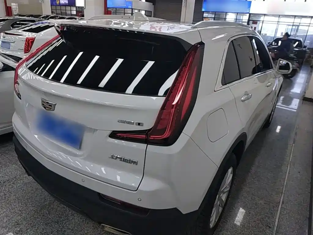Cadillac XT4 28 T 2 WD Tech