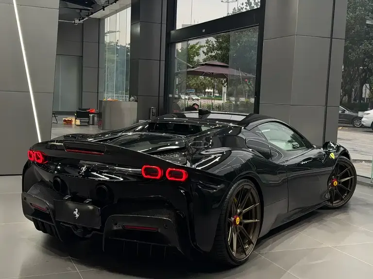 Ferrari SF90 3.9 T V8 Stradale