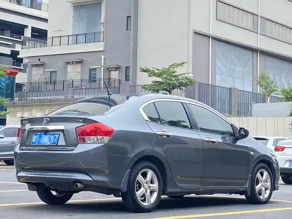 City Classic 1.5 L Manual Elite Taste Premium