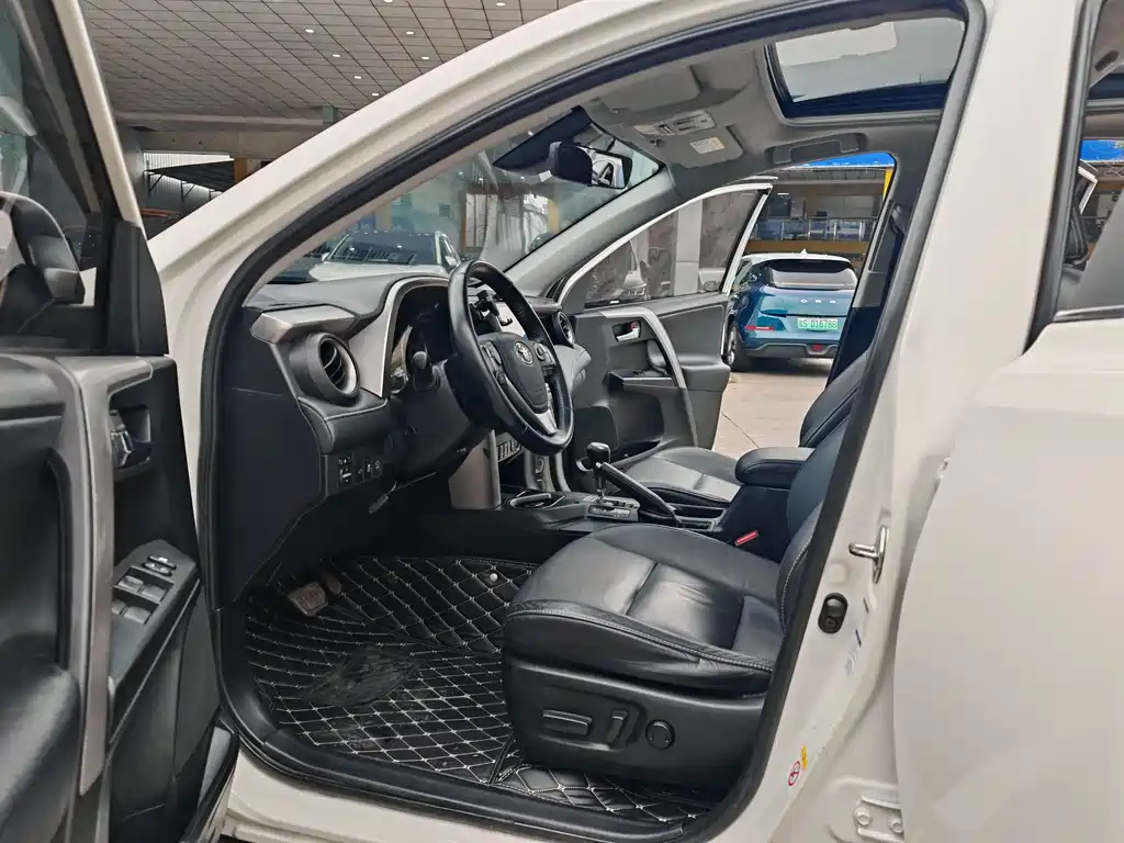 RAV4 RAV4荣放 2016款 2.5 L 自动四驱尊贵版