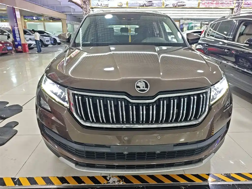Kodiaq Facelift TSI330 5-seat 2 WD Luxury Enjoyment