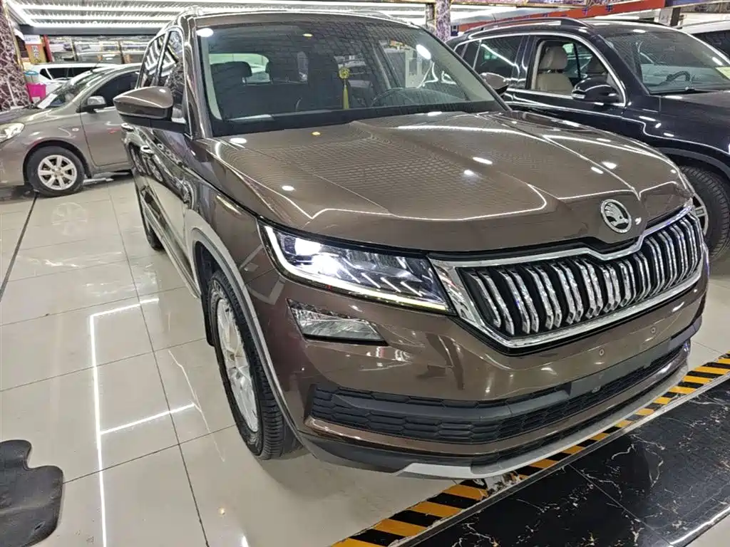 Kodiaq Facelift TSI330 5-seat 2 WD Luxury Enjoyment