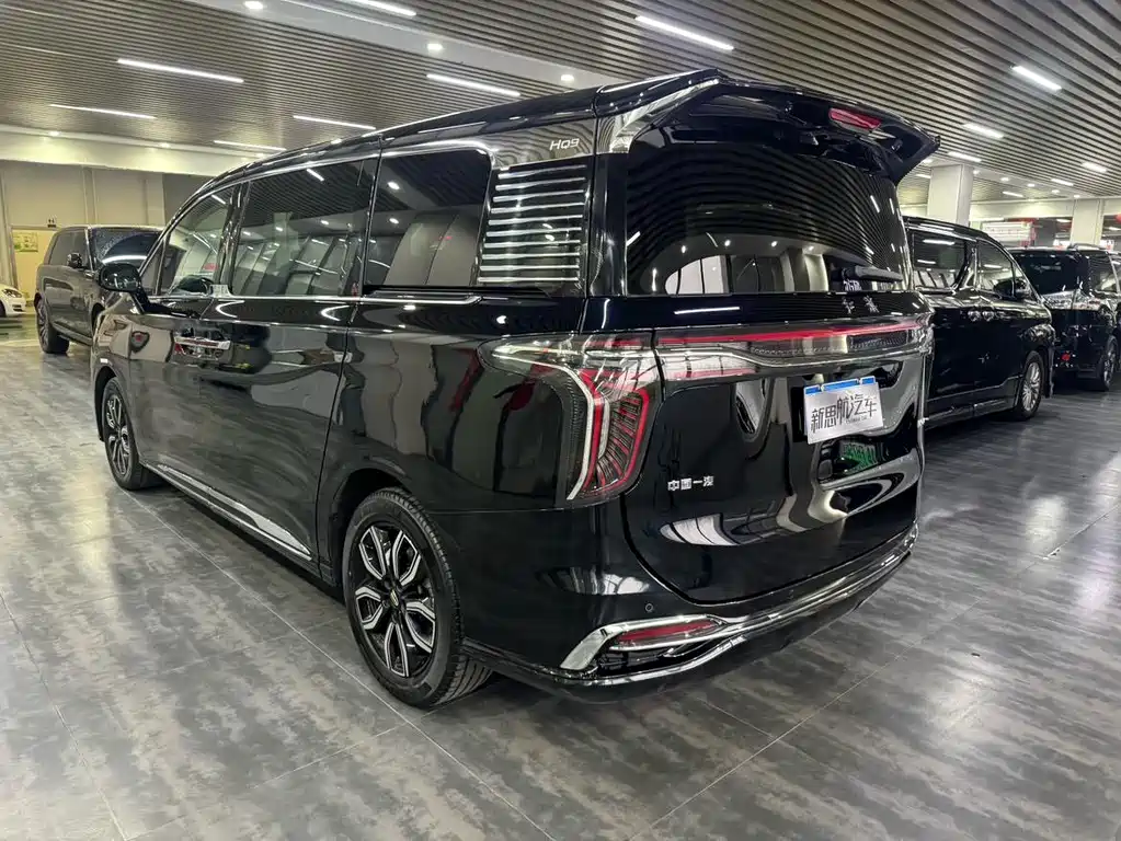 Hongqi HQ9 2.0 T Connected Flagship Charm