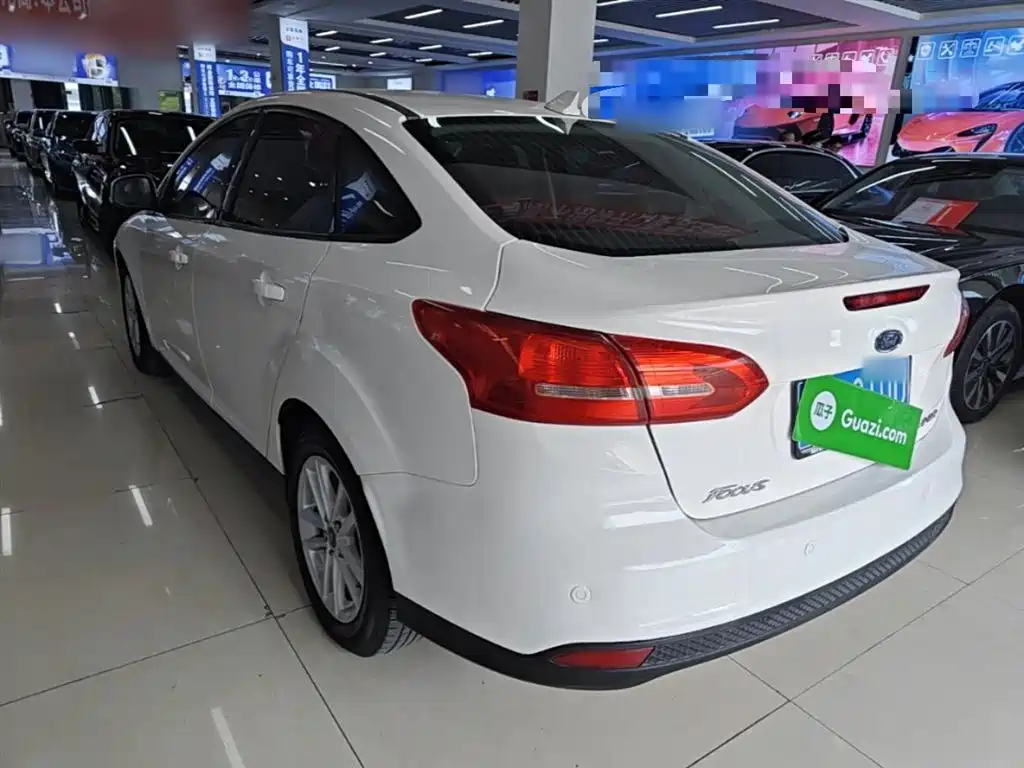Focus Sedan 1.6 L Auto Style Smart Travel