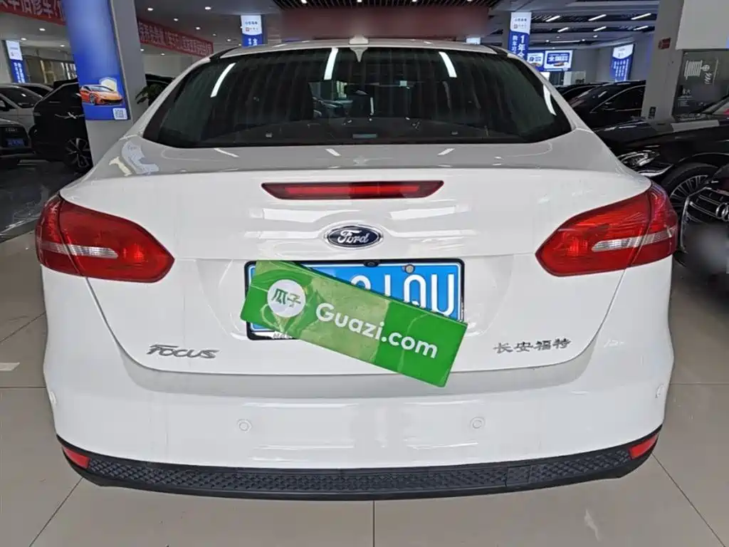 Focus Sedan 1.6 L Auto Style Smart Travel