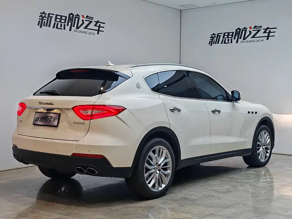 Levante 3.0 T Luxury CN-VI
