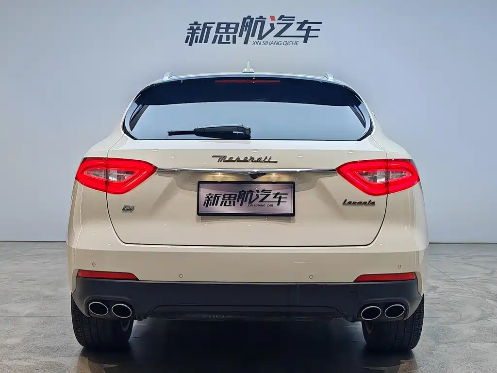 Levante 3.0 T Luxury CN-VI