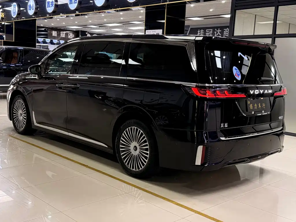 Voyah Dreamer PHEV 4 WD Excellent Kunpeng