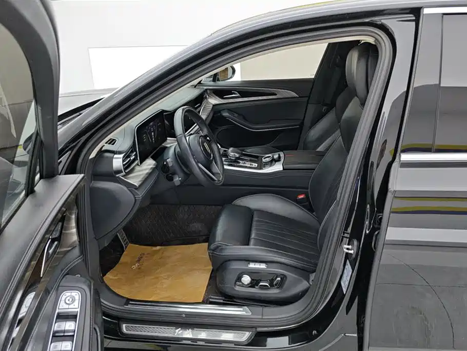 Hongqi H9 2.0 T Connected Flagship Enjoyment