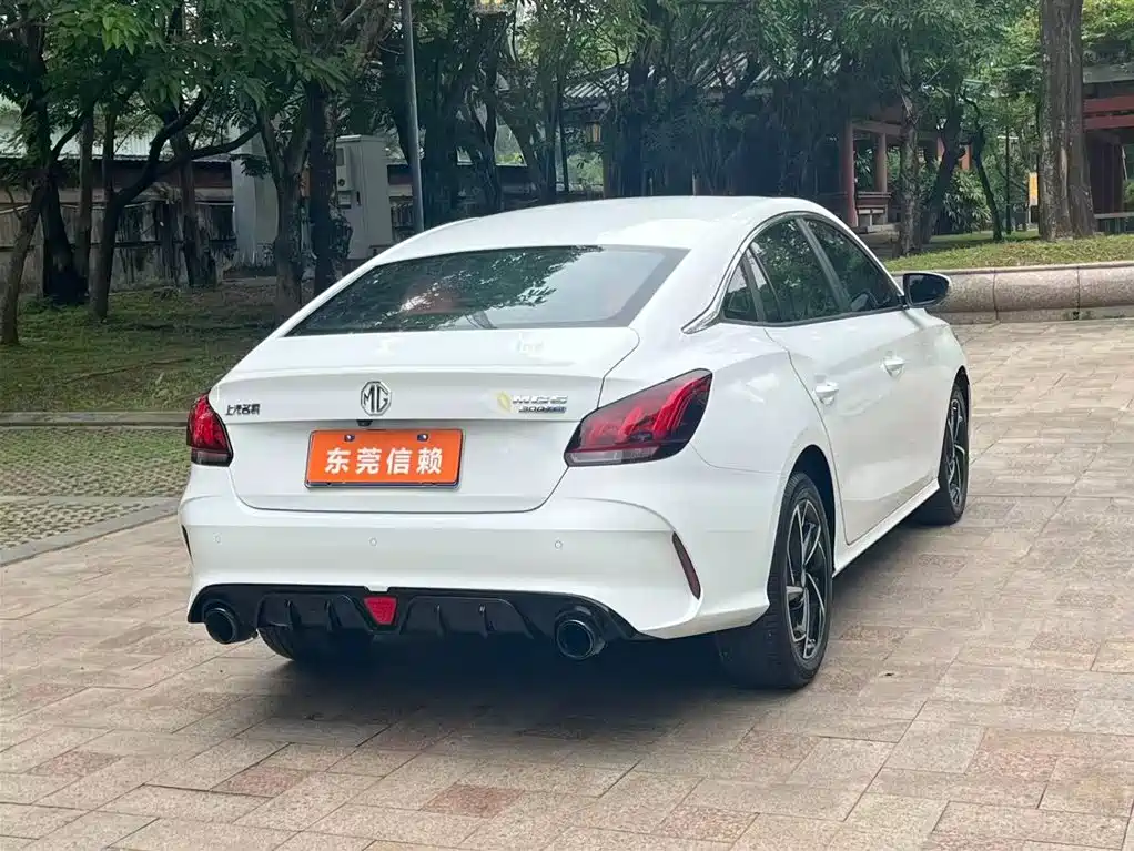 MG5 300 TGI DCT Youth Luxury Flagship