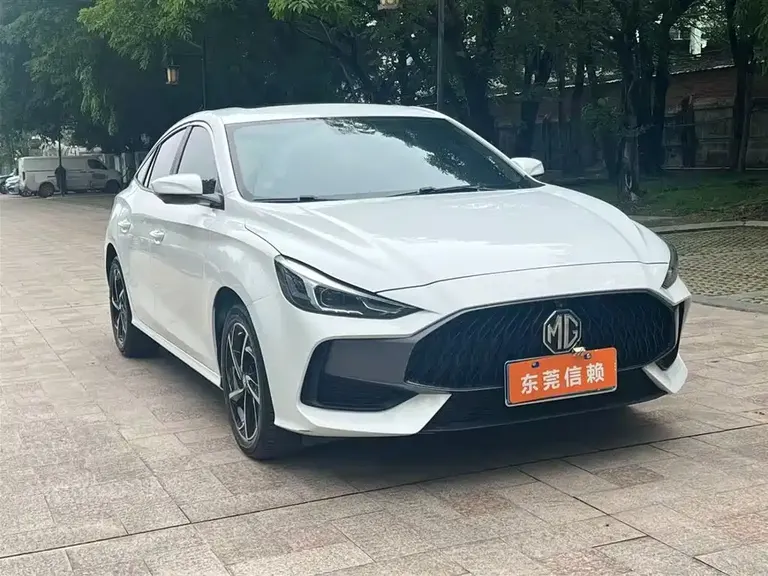 MG5 300 TGI DCT Youth Luxury Flagship