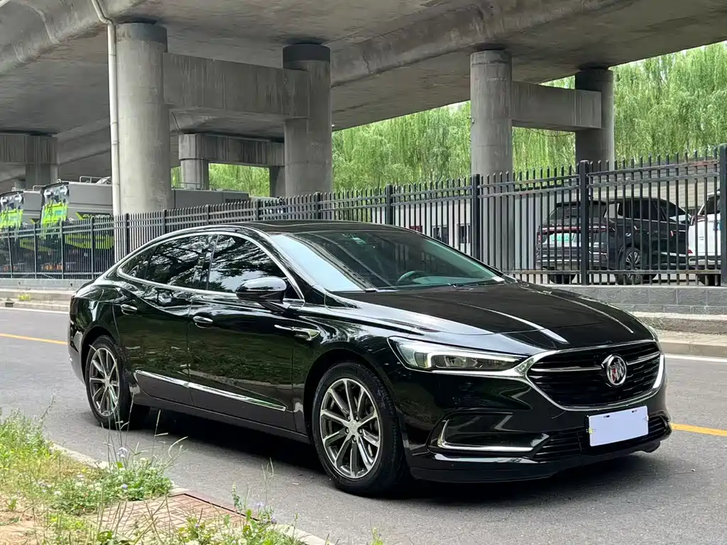 LaCrosse 652 T Luxury
