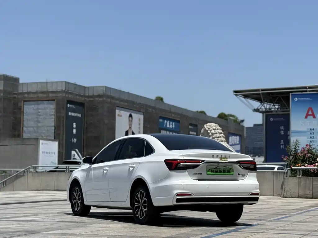 Roewe i6 MAX 荣威i6 MAX 2020款 300 TGI 自动爽酷天幕版