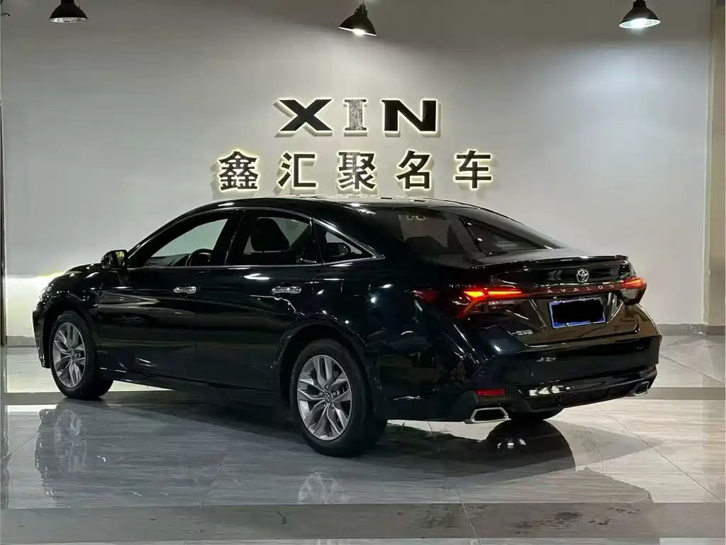 Avalon 2.5 L Luxury