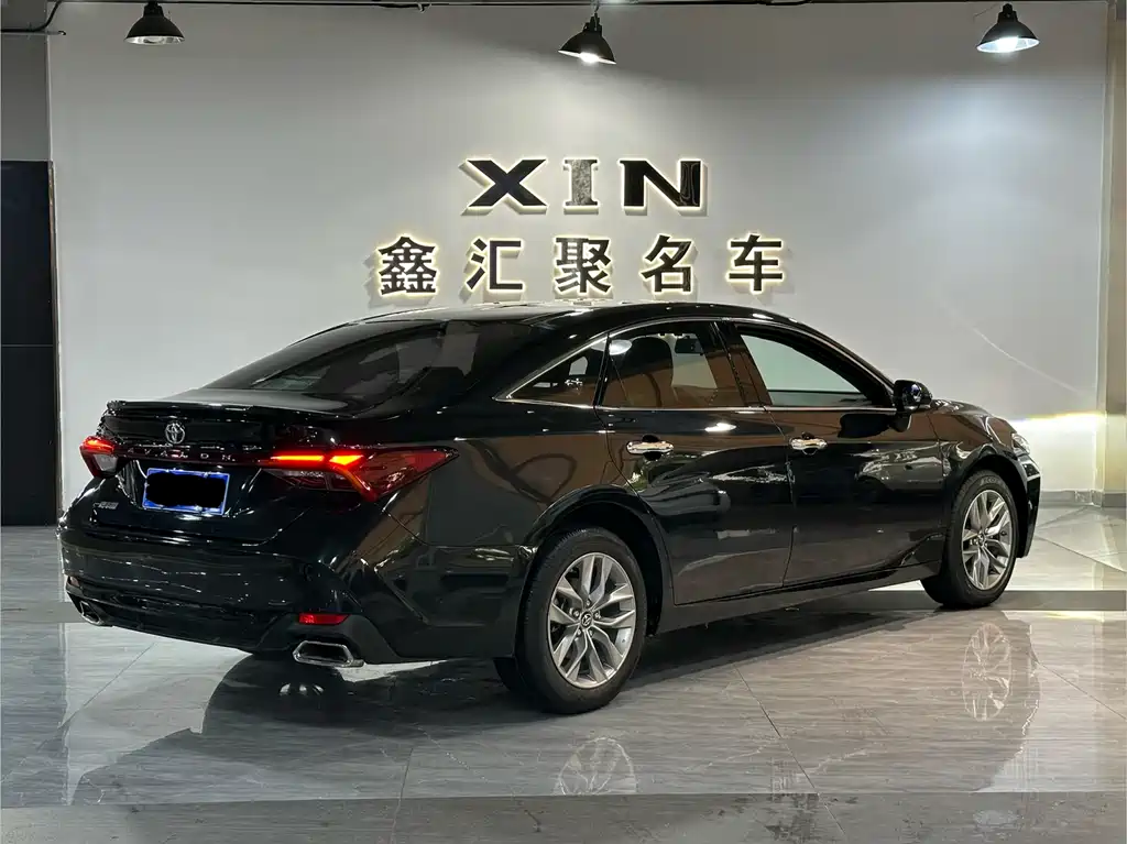 Avalon 2.5 L Luxury