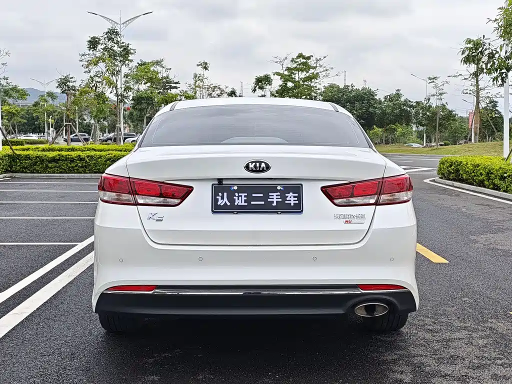 Kia K5 2.0 L Auto GLS
