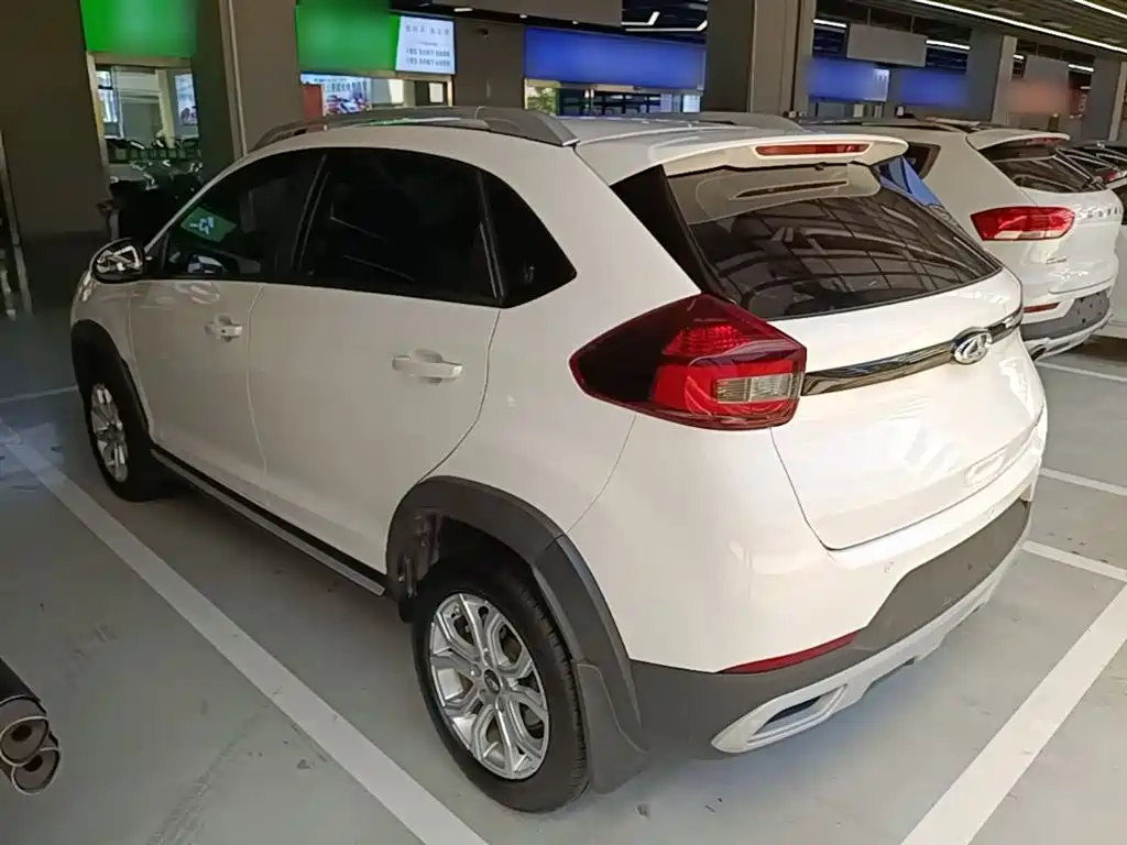 Tiggo 3 x PLUS 1.5 L CVT Exciting Jujube