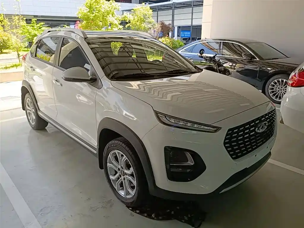 Tiggo 3 x PLUS 1.5 L CVT Exciting Jujube