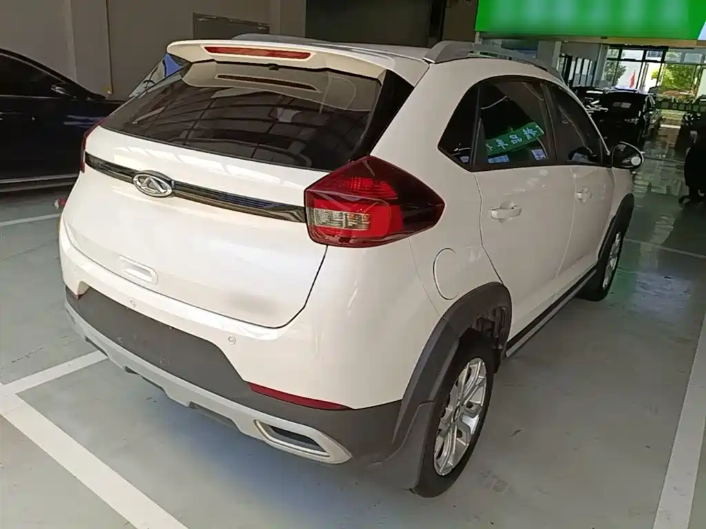 Tiggo 3 x PLUS 1.5 L CVT Exciting Jujube