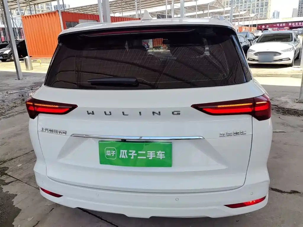 Wuling Victory 1.5 T CVT Flagship