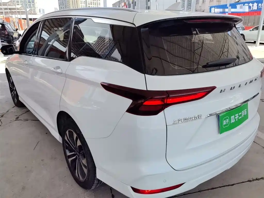 Wuling Victory 1.5 T CVT Flagship
