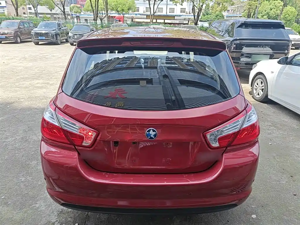 Venucia R50 1.6 L Auto Elite