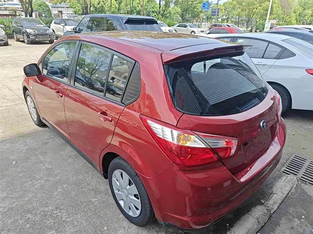 Venucia R50 1.6 L Auto Elite