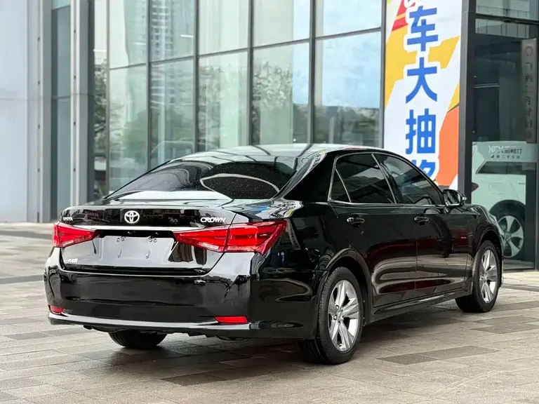 Toyota Crown 2.5 L Smart Enjoyment