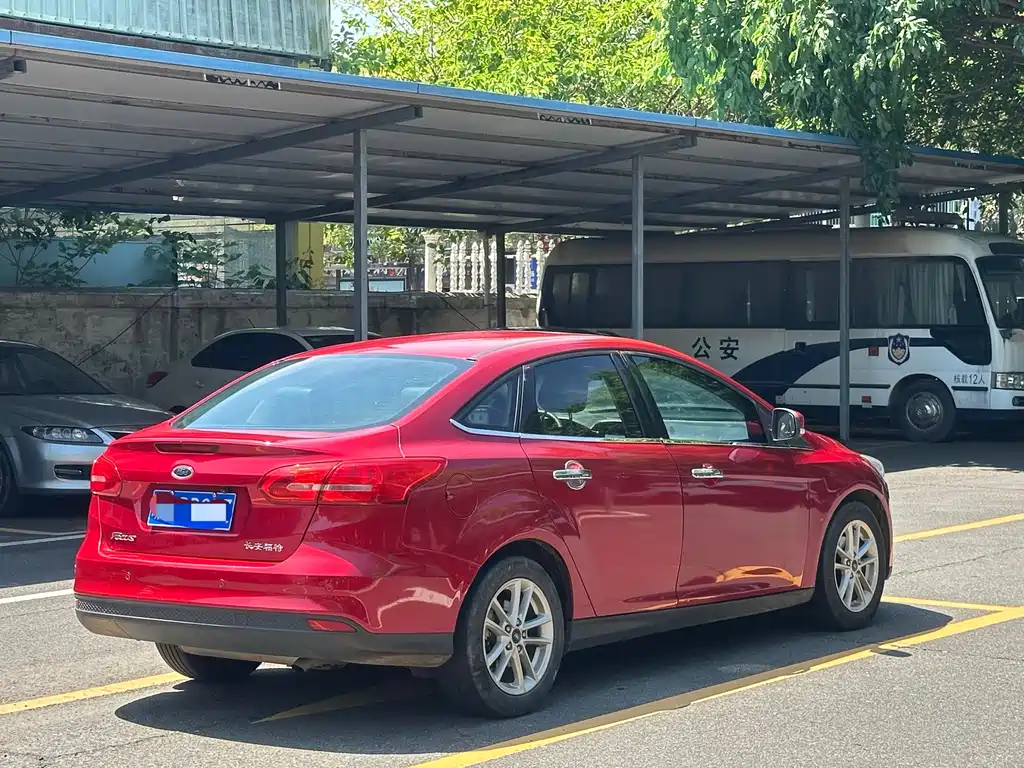 Focus Sedan 1.6 L Auto Style
