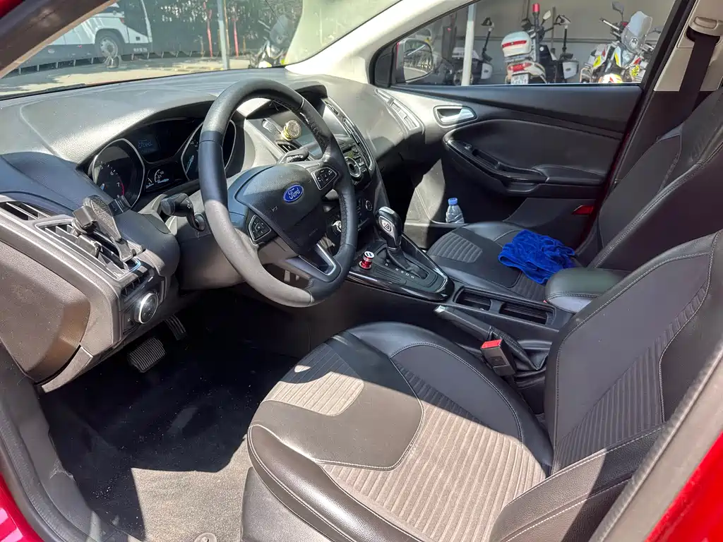 Focus Sedan 1.6 L Auto Style