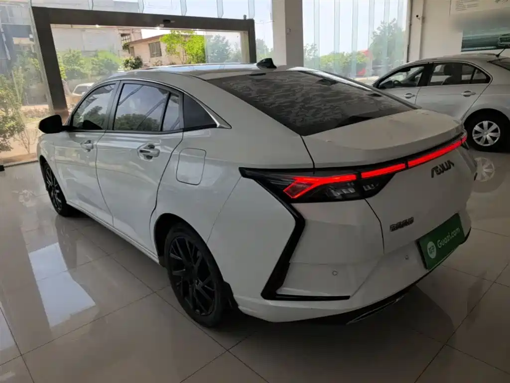 Yixuan 奕炫 2020款 230 T 自动炫目赛道骑士版