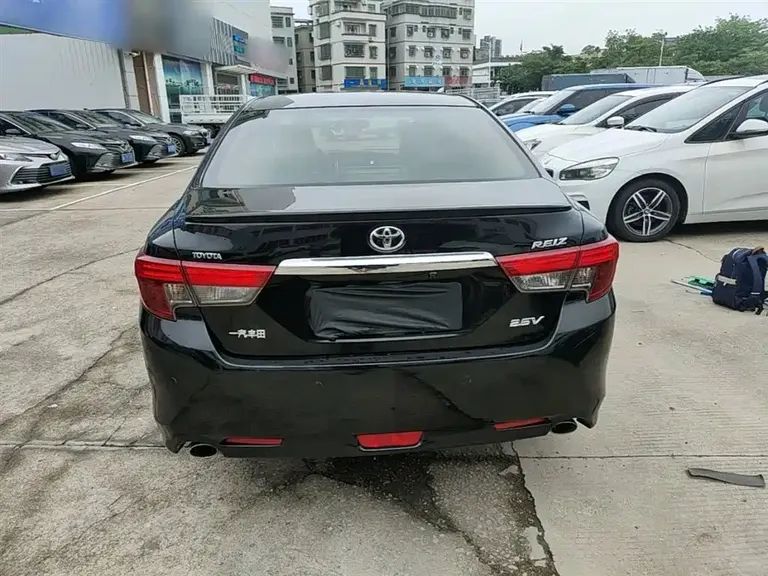 Toyota Mark X 2.5 V Elite Sharp