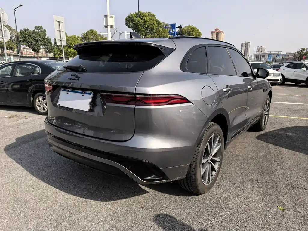 Jaguar F-PACE 捷豹F-PACE 2024款 P250 R-Dynamic HSE