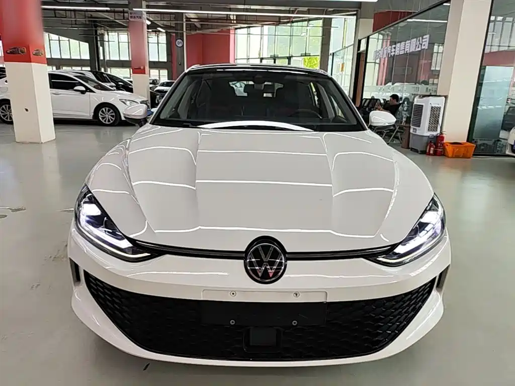 Lamando Lamando L 280 TSI DSG Dazzle Hot