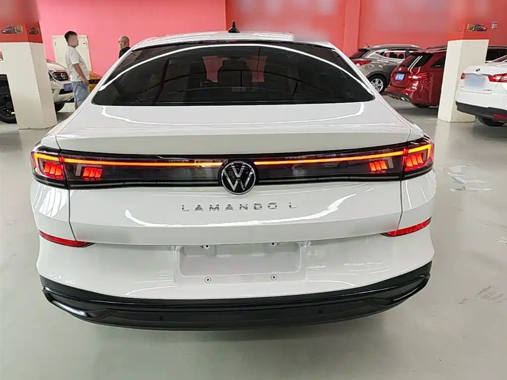 Lamando Lamando L 280 TSI DSG Dazzle Hot