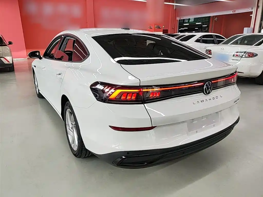 Lamando Lamando L 280 TSI DSG Dazzle Hot