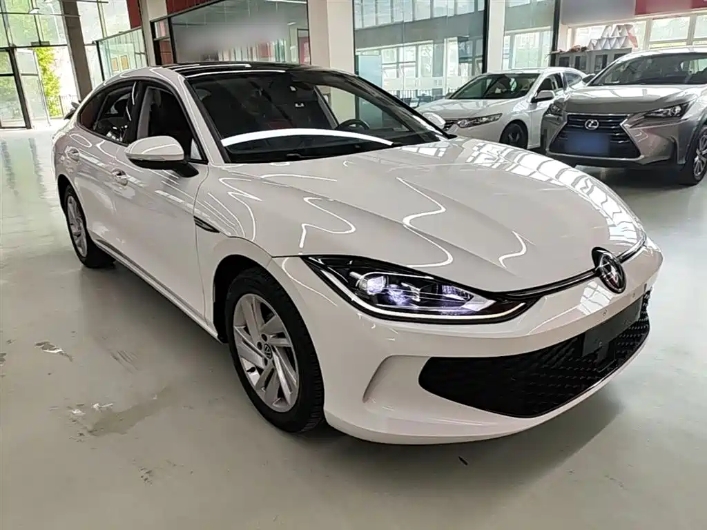 Lamando Lamando L 280 TSI DSG Dazzle Hot