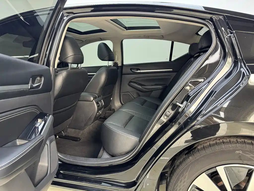 Teana 2.0 L XL Comfort