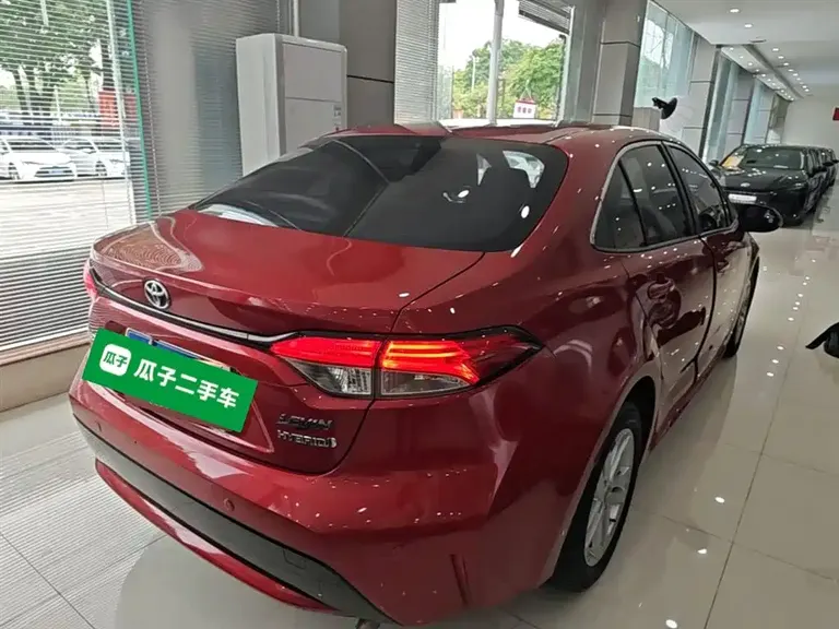 Toyota Levin Dual Engine 1.8 H E-CVT Luxury